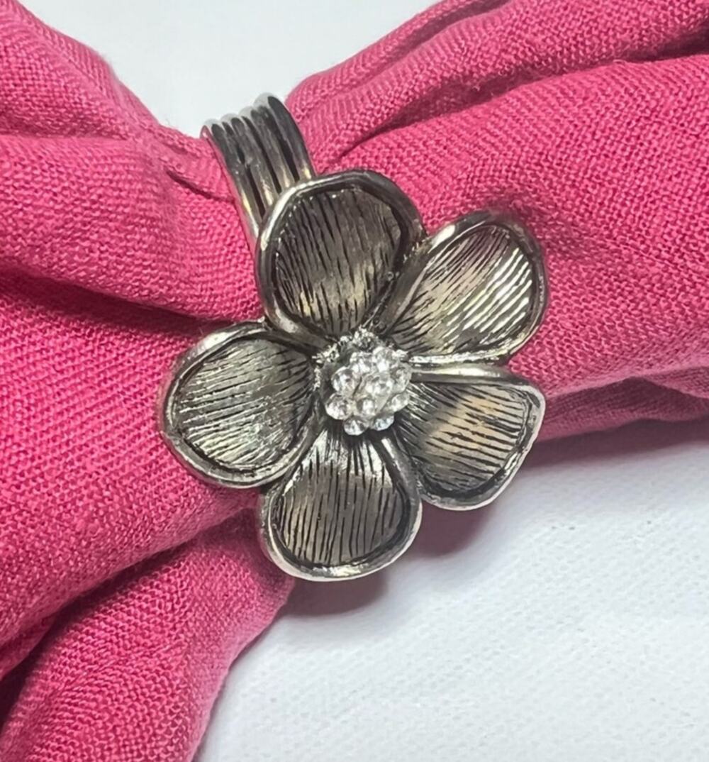 Bodrum Antique Silver Tone Daisy Napkin Ring Set of 4 Rhinestone Accents Table